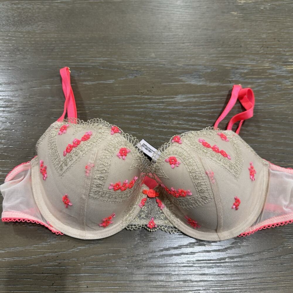 Victorias Secret Lace Push Up Bra Sz 34c